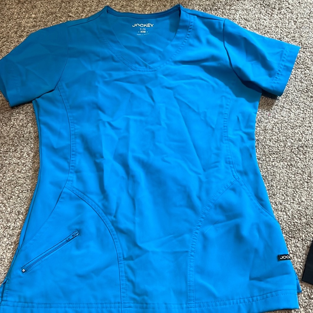 Scrub top